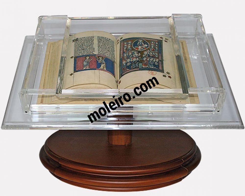 Atril-expositor para códices médios Atril com o Apocalipse 1313