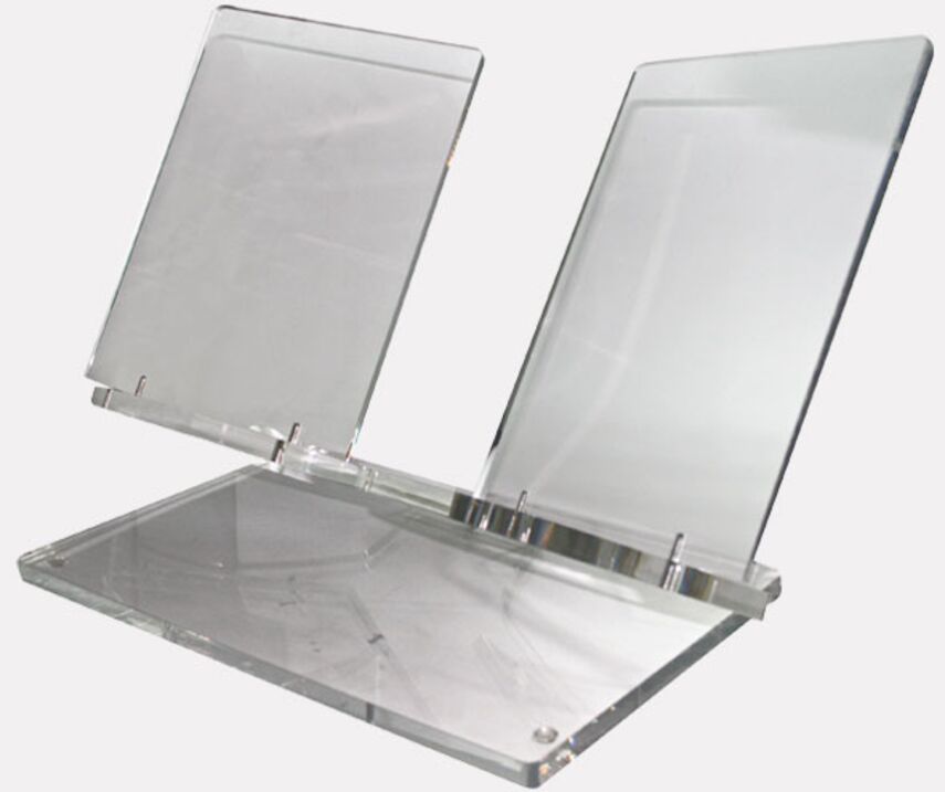 Présentoir en plexiglas de grande taille 