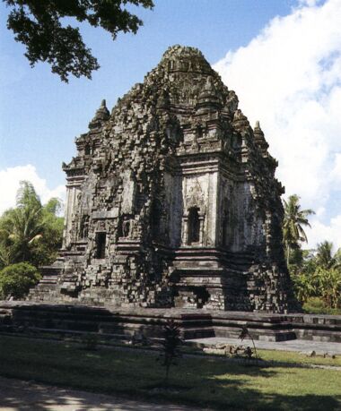 Borobudur Un monumento único en forma de mandala. Borobudur Un monumento único en forma de mandala.